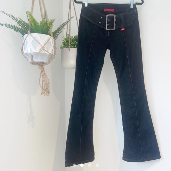 ISO!! - Picture 4 of 8